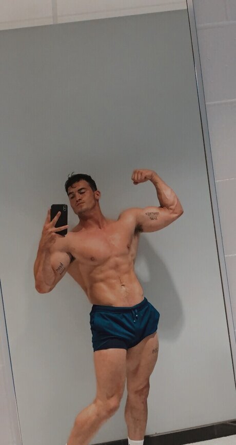 Sean Layton model adult galleries