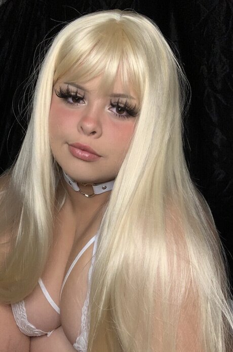 Holly Brooks perfect model pics