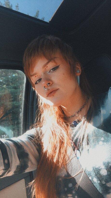 Space Honey sexy model photos