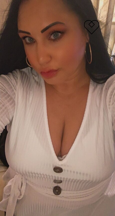 Blooming Glory pornstar top photos