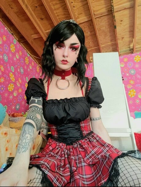 _Lucy_ exclusive actress photo