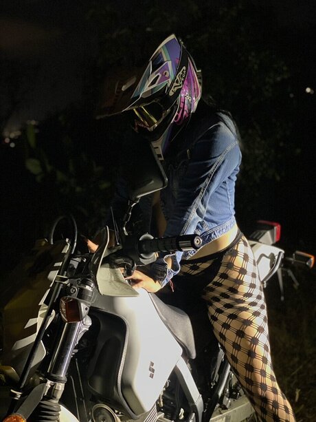 Miss Lonely 26 pornstar high quality galleries