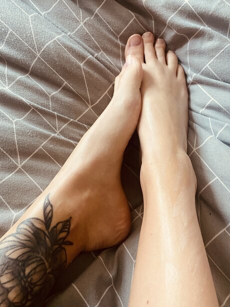 FoodandFeet star sexy pic