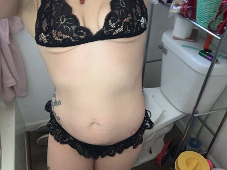 Stonerprincess92 pornographic model images