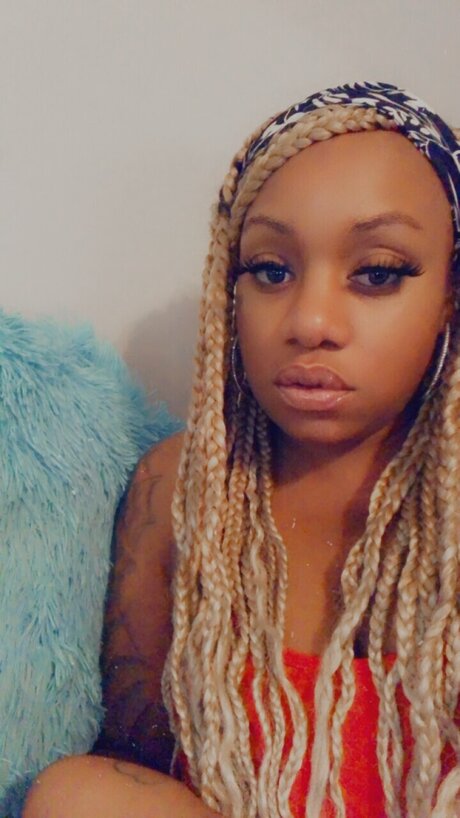 CaramelWaterfallz naked star pics