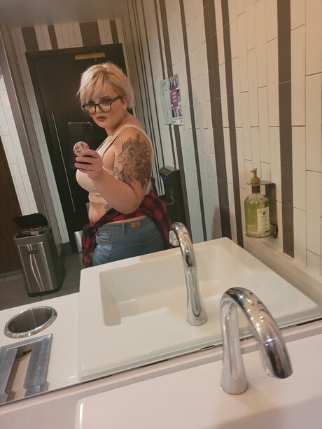 Thatleobeech art pornstar gallery