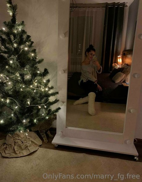 marry fgfree naked model picture