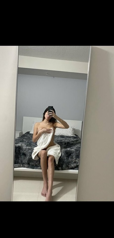 vicchuertass model high quality photo