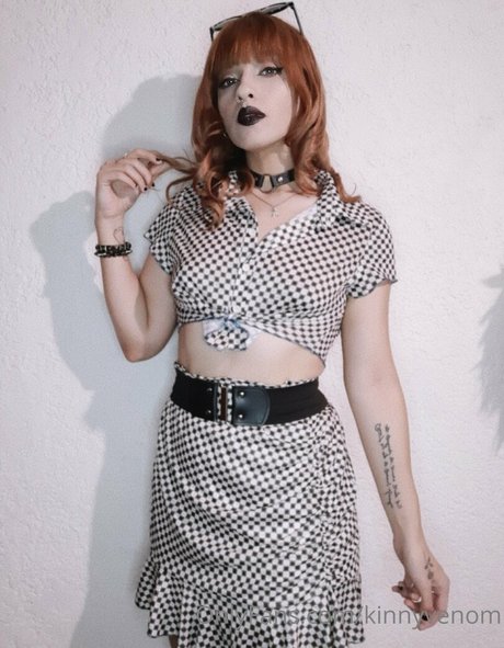 kinnyvenom nude star picture