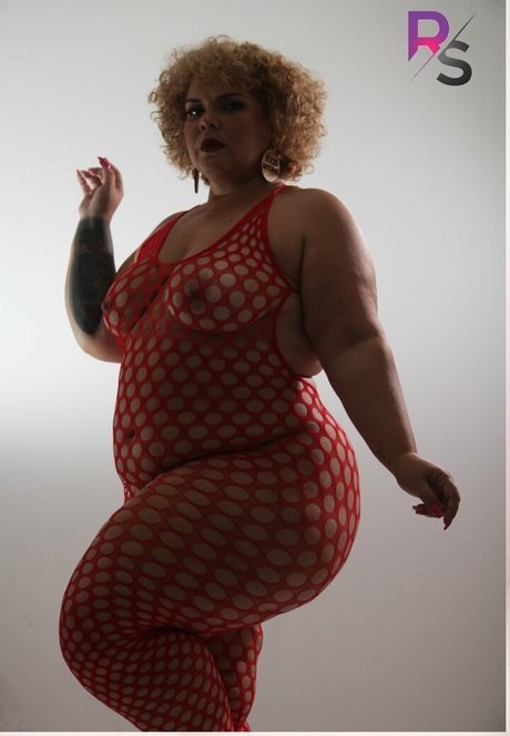 Regiarasouza model adult images