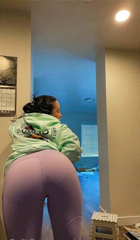 scarletss rose erotic model pic