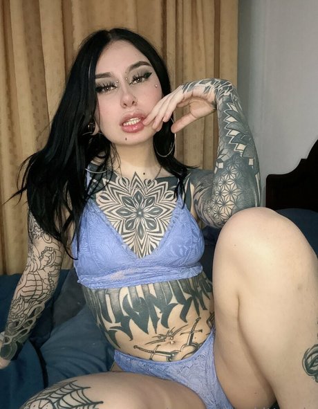 kinkykittymia model picture