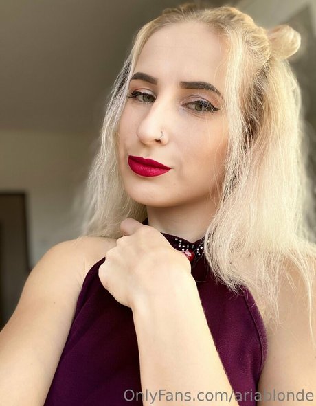 ariablonde high quality star image