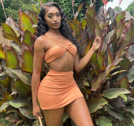 ItsTavvi perfect actress picture