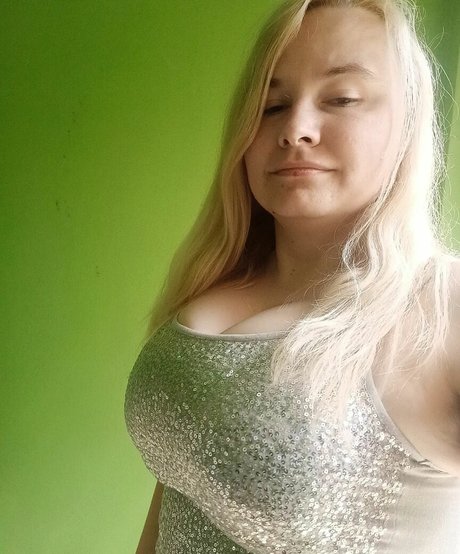 Dejana Savi art model gallery