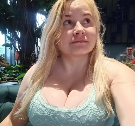 Dejana Savi hd pornstar img