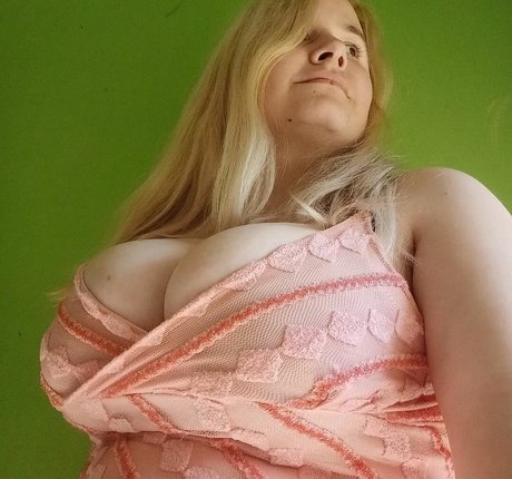 Dejana Savi beautiful actress pictures