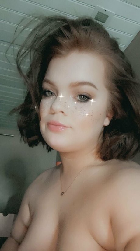 sassyholly sex model picture