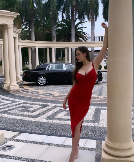 Isabel Ardley hot model pictures