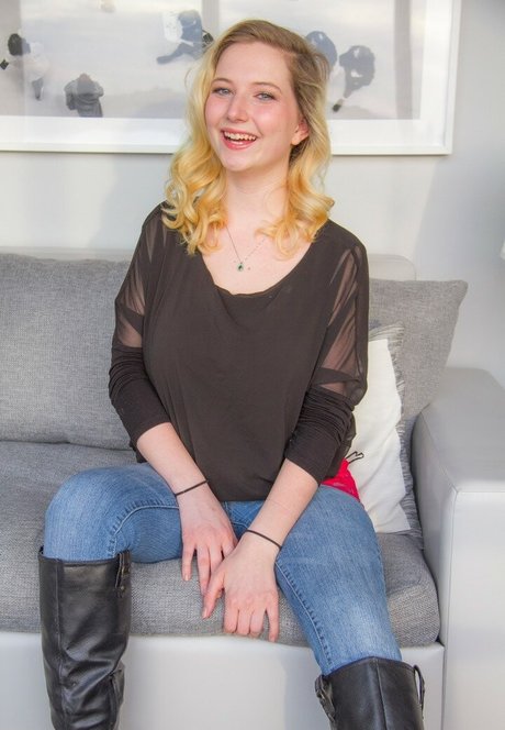 Calliope Rossi perfect model image