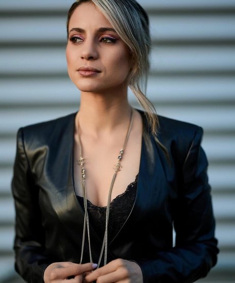 laure bv model hot picture