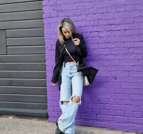 laure bv naked pornstar picture