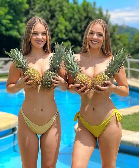 twinmelody model sexy pictures