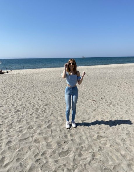 blonde shemale onlyfans sexy nude photos