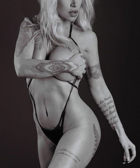 muscle milf onlyfans sexy naked images