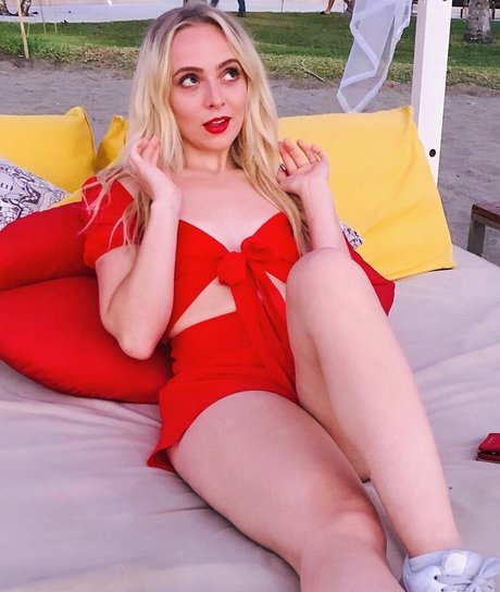 Madilyn Bailey sexy pornstar archive