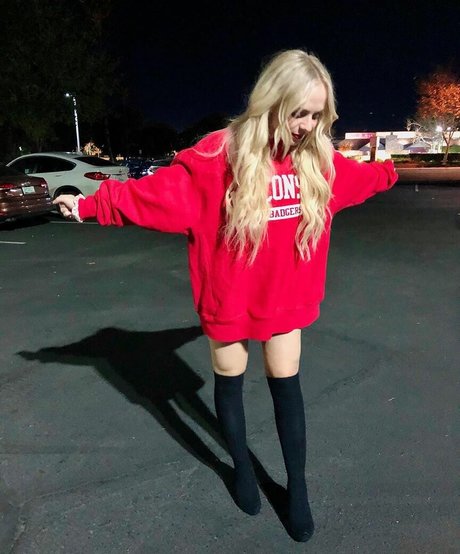 Madilyn Bailey model hot gallery