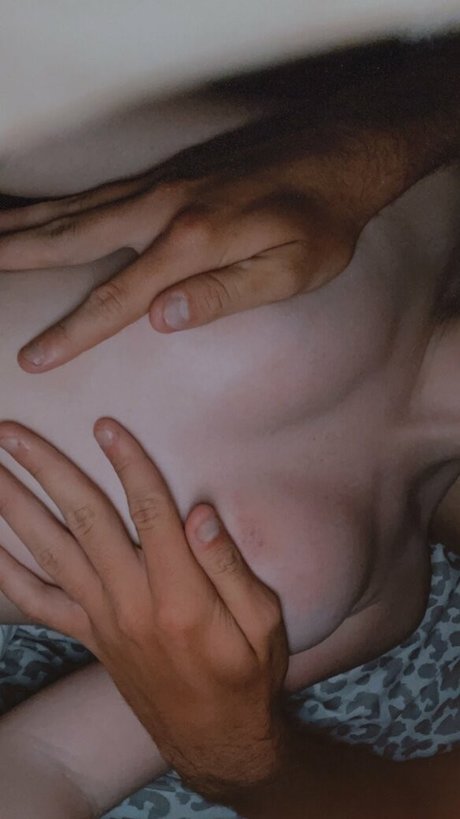 Katiepardon2001 hot model pic