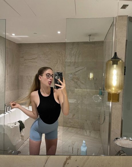 fab ienne0805 nudes model photos