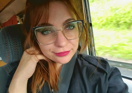 goat redhead exclusive model images