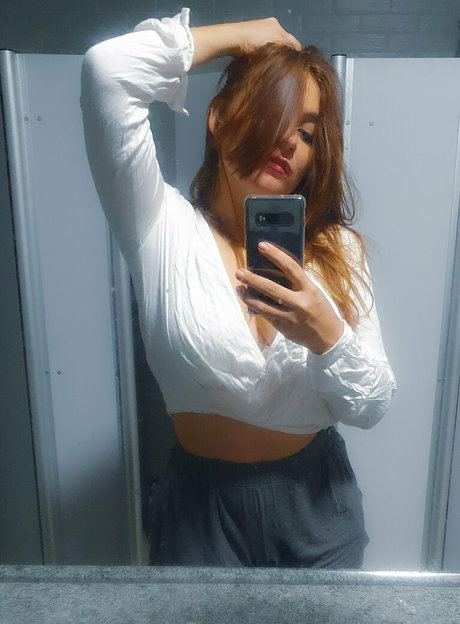 lesbian kissing onlyfans hot porn pics