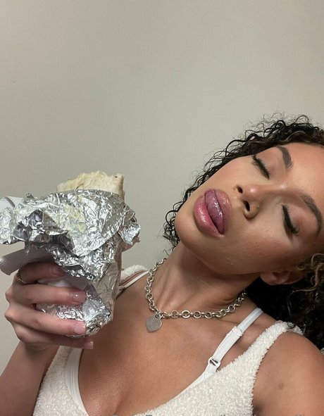 lusciousalina top model photo