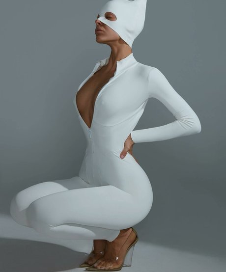 Alexandra Romanovna star beautiful img