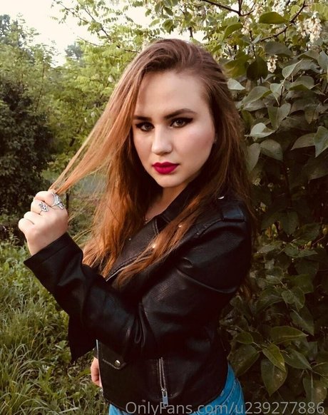 big mamasita nudes model image