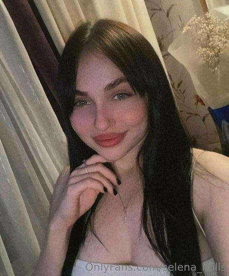 selena mills free model picture