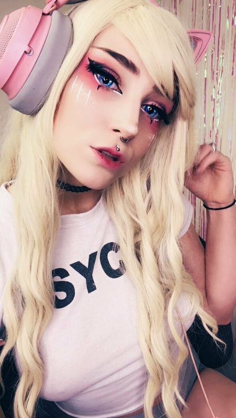 emeryfennecfree xxx model picture