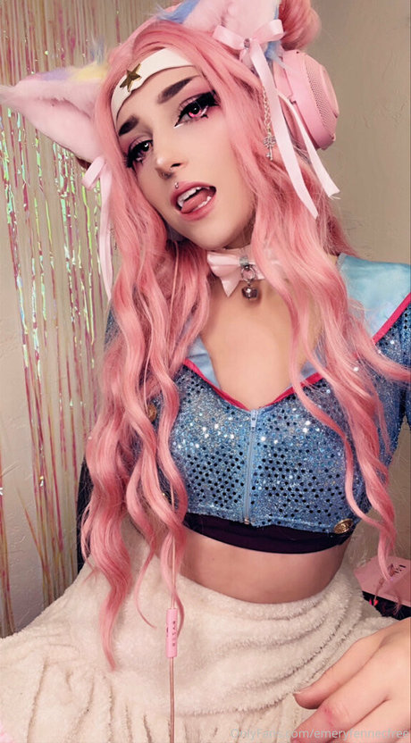 emeryfennecfree sex star pictures