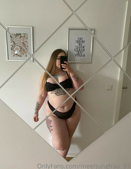 Meerjunqfrau__97 art model gallery