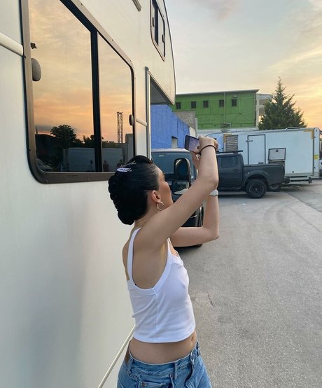 Hazar Erguclu porn actress pics