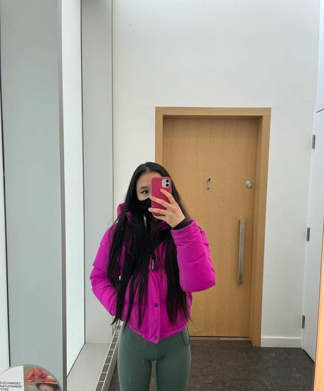 luvxmi model beautiful pics