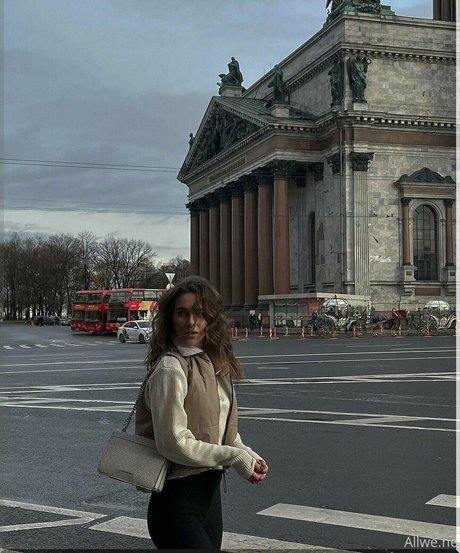 allwene free erotic star pic