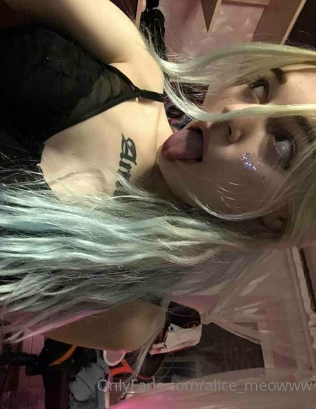 alice hot xxx model pretty photos