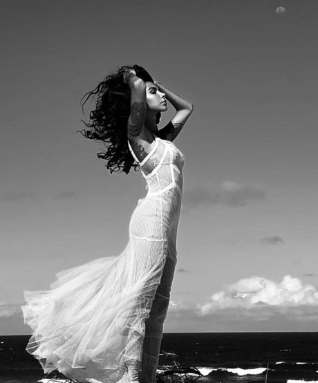 Thefreeelf star nude picture