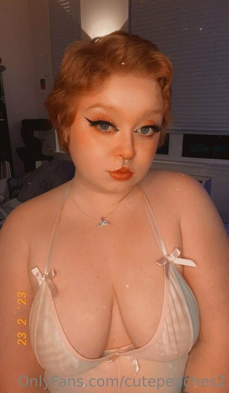 cutepeaches2 erotic star image