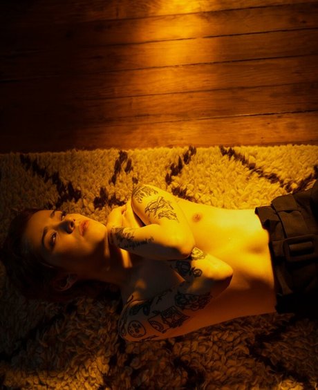 Ann Cid hot star archive