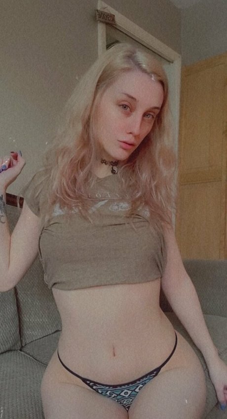 savingmyinsanity perfect model pic